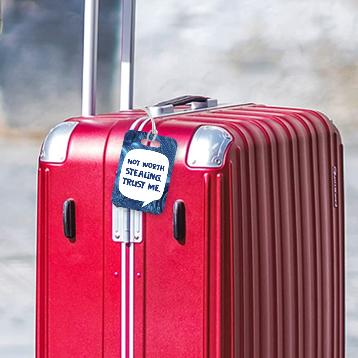 LT018 Not Worth Stealing Trust Me Novelty Funny Unique Designer Gift Glossy Plastic Suitcase Luggage Tag