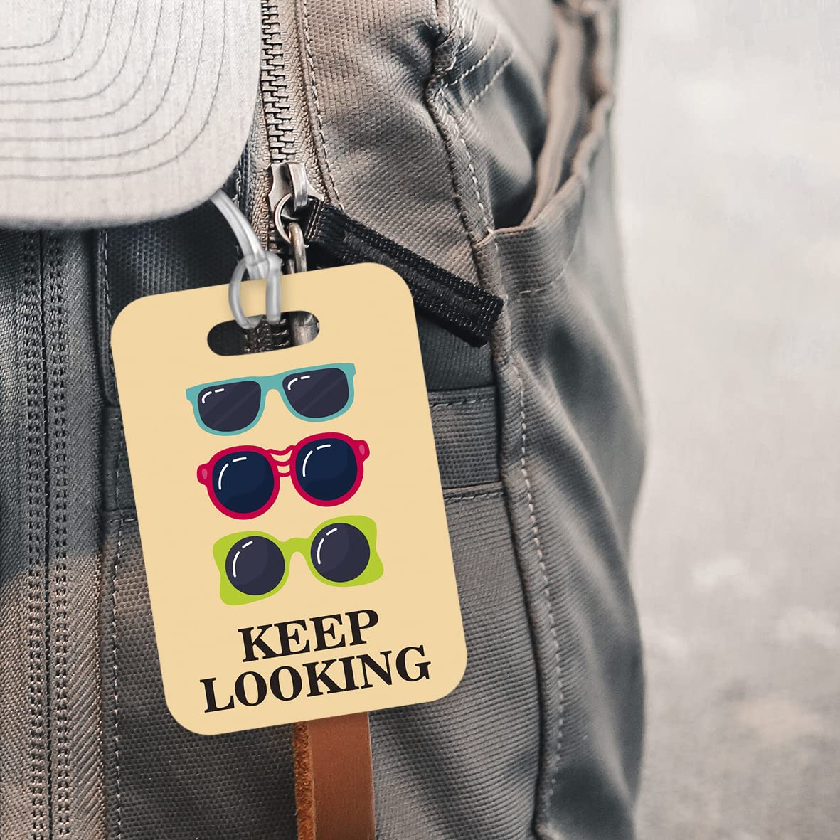 LT001 Keep Looking Novelty Funny Unique Designer Gift Glossy Plastic Suitcase Luggage Tag