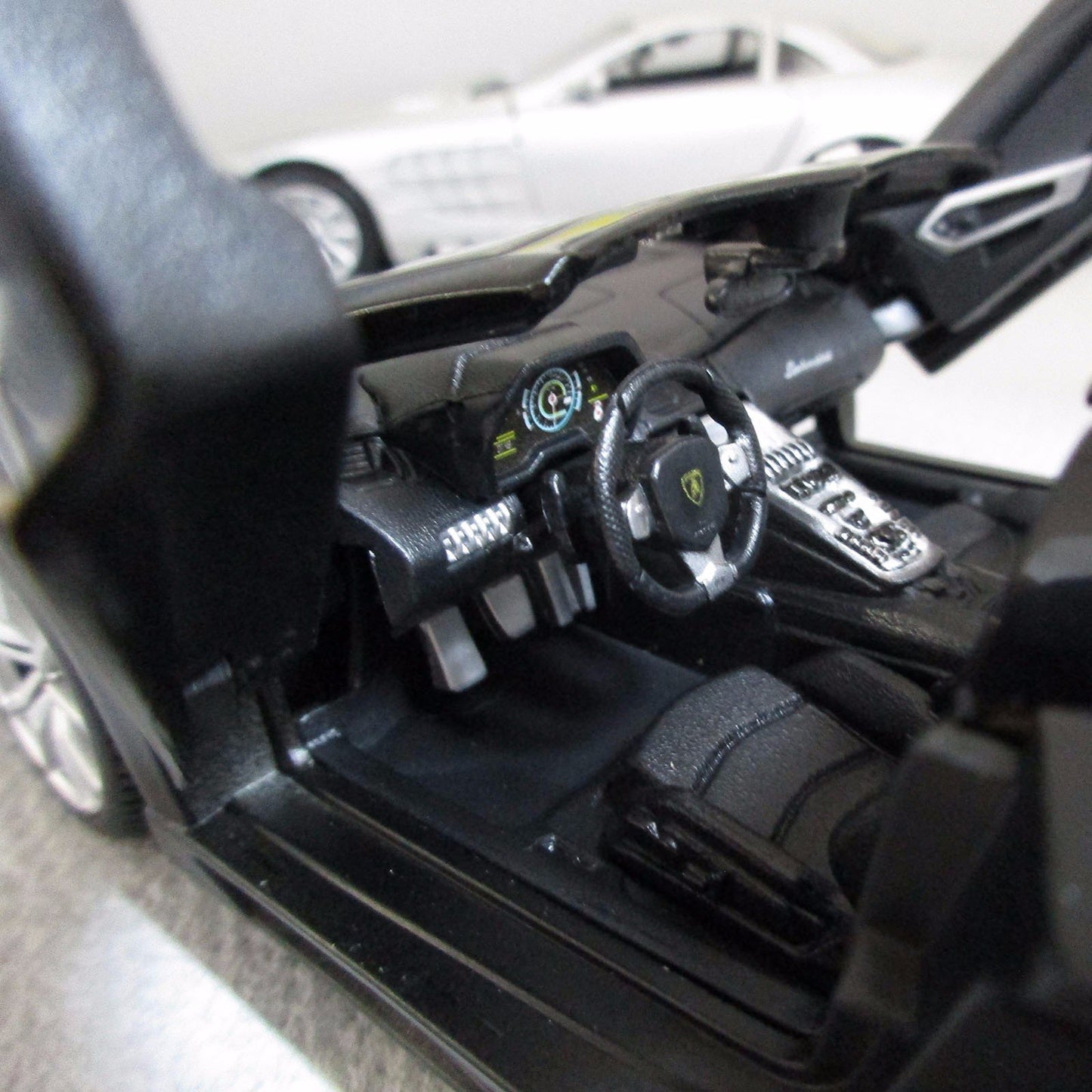 1:24 Black Aventador Roadster LP700-4 1 24
