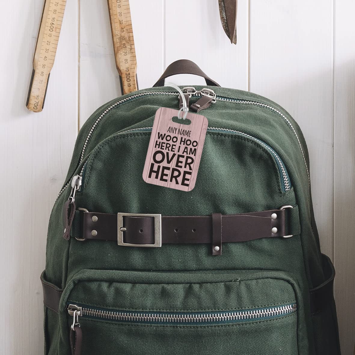 PLT237 Personalised Name WOO HOO HERE I AM Over HERE Novelty Funny Unique Designer Gift Glossy Plastic Suitcase Luggage Tag