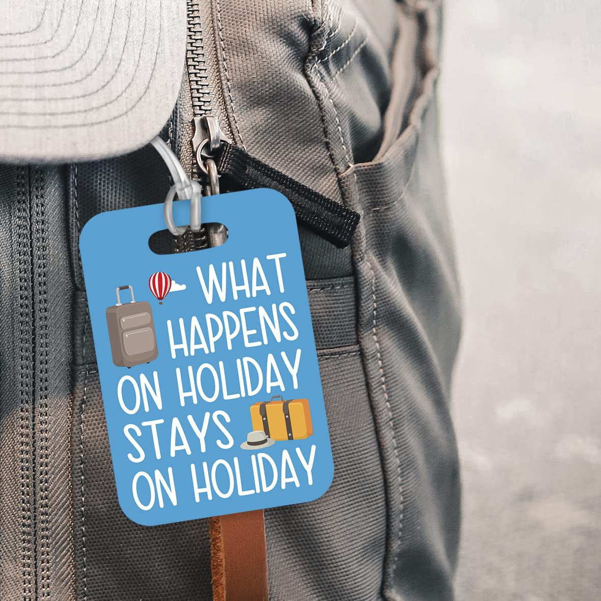 LT083 What Happens on Holiday Stays on Holiday Novelty Funny Unique Designer Gift Glossy Plastic Suitcase Luggage Tag