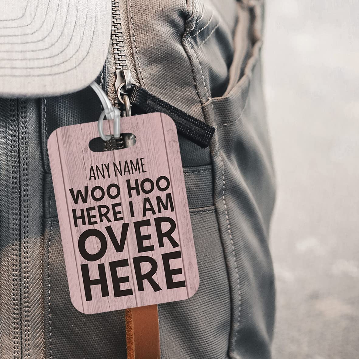 PLT237 Personalised Name WOO HOO HERE I AM Over HERE Novelty Funny Unique Designer Gift Glossy Plastic Suitcase Luggage Tag
