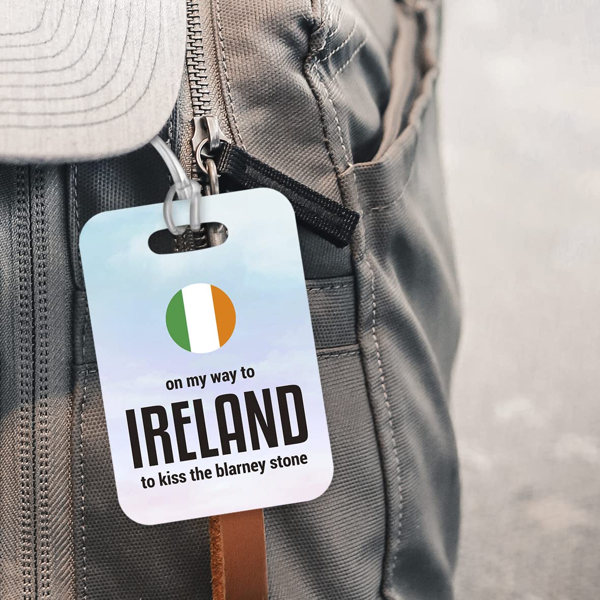 LT086 On My Way to Ireland to kiss The Blarney Stone Novelty Funny Unique Designer Gift Glossy Plastic Suitcase Luggage Tag