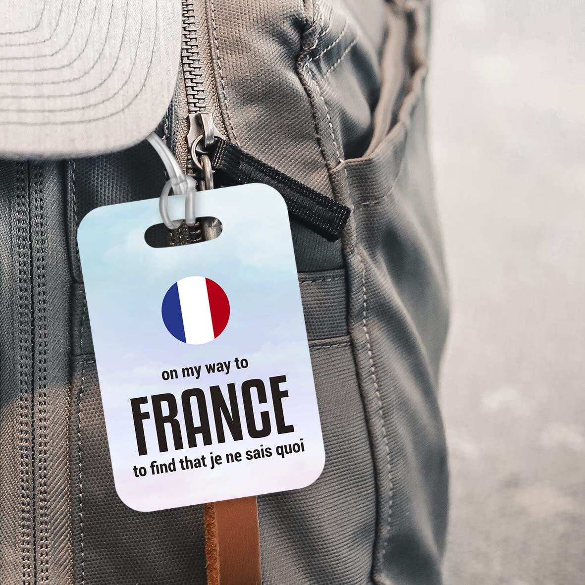 LT087 On My Way to France to find That je ne SAIS Quoi Novelty Funny Unique Designer Gift Glossy Plastic Suitcase Luggage Tag